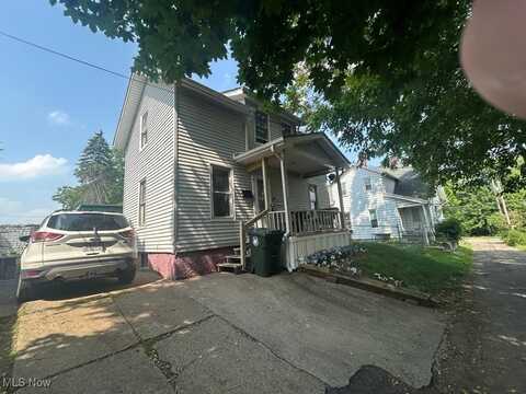 2411 Strasser Place SW, Canton, OH 44710