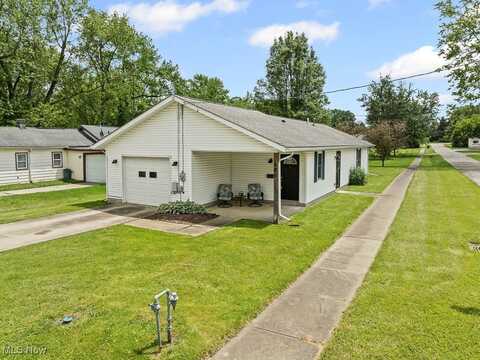 489 W Georgia Avenue, Sebring, OH 44672