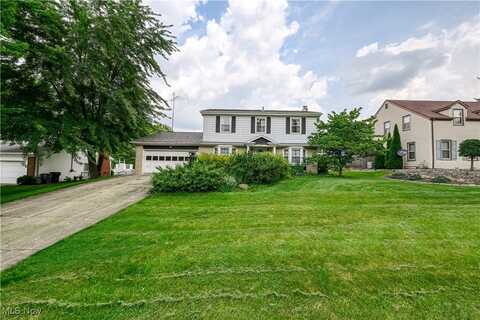 8475 Squirrel Hill Dr NE, Warren, OH 44484