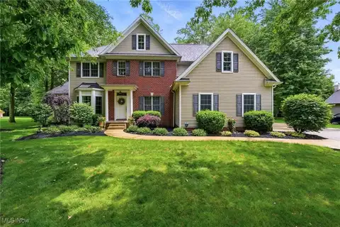 6869 Boardwalk Drive, Poland, OH 44514