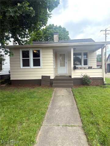 1218 Kaderly Street NW, New Philadelphia, OH 44663