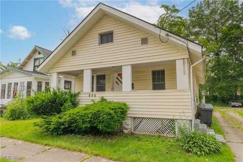 996 Peerless Avenue, Akron, OH 44320
