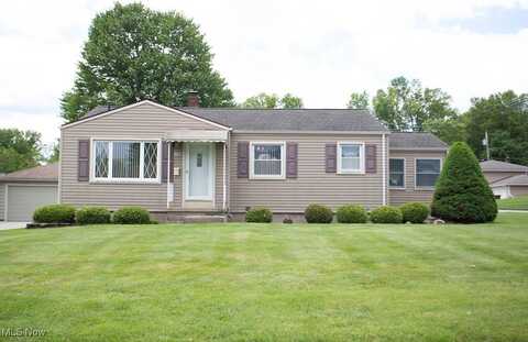 430 W Harvey Street, Struthers, OH 44471