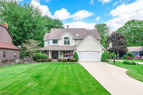 635 Brooke Lane, Bay Village, OH 44140