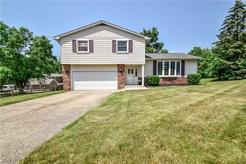 30501 Meadowbrook Drive, Willoughby Hills, OH 44094
