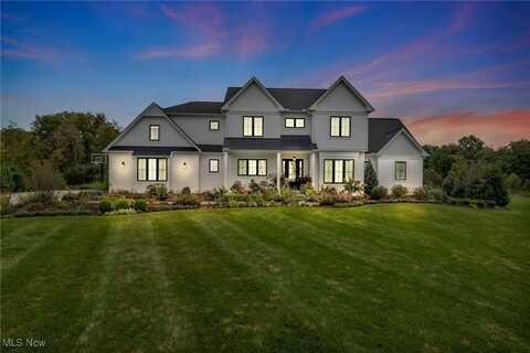 9705 Nighthawk Drive, Chagrin Falls, OH 44023