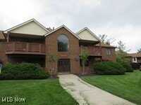 8595 Scenicview Drive, Broadview Heights, OH 44147