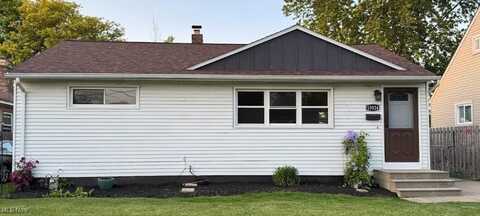 15524 Fayette Boulevard, Brook Park, OH 44142