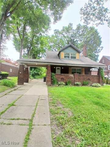 711 Anoka Lane, Youngstown, OH 44511