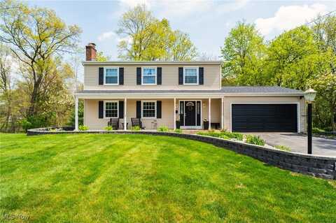 410 Hickory Hollow Drive, Canfield, OH 44406