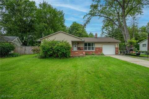40 Woodleigh Court, Youngstown, OH 44511