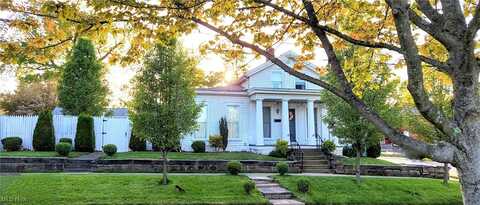 131 N Walnut Street, Ravenna, OH 44266