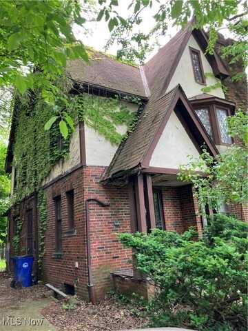 2988 Ludlow Road, Cleveland, OH 44120