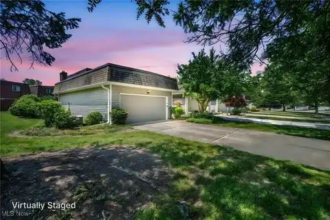 19221 Briarwood Lane unit: 6-1, Strongsville, OH 44149