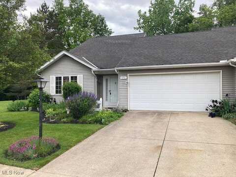 15762 Grosse Pointe Oval, Strongsville, OH 44136