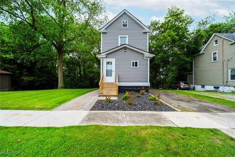 90 Frank Street, Struthers, OH 44471