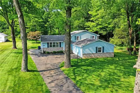 6739 Stewart Sharon Road, Brookfield, OH 44403