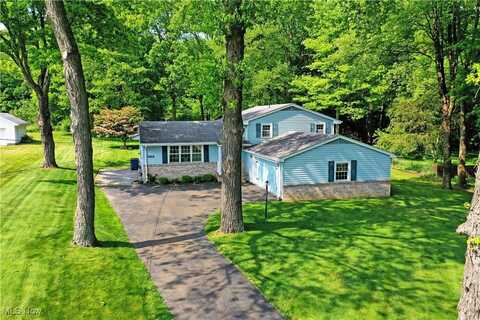6739 Stewart Sharon Road, Brookfield, OH 44403
