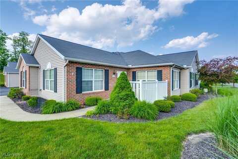 165 Woodbury Glen Street, Hartville, OH 44632