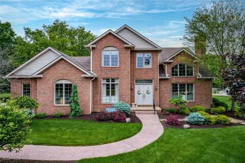 1955 Wendover Circle NE, North Canton, OH 44720