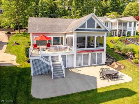 32 E Mohawk Drive, Malvern, OH 44644