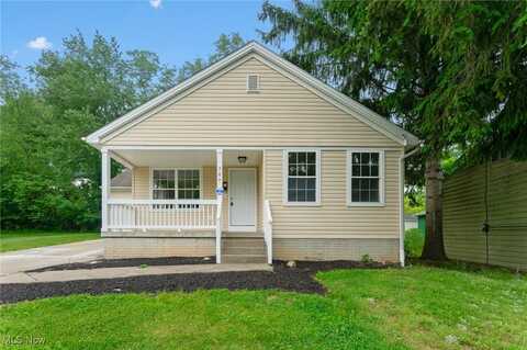 384 Maryknoll Drive, Campbell, OH 44405