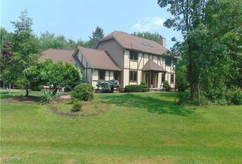 38555 Rogers Road, Willoughby Hills, OH 44094