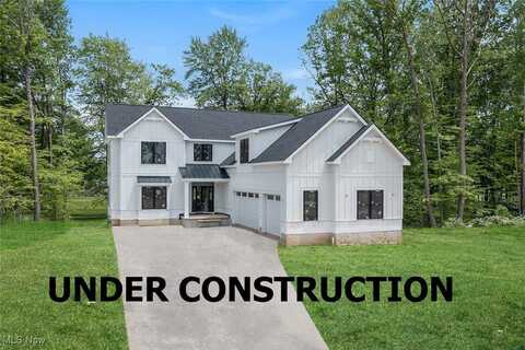 810 Club Drive W, Aurora, OH 44202