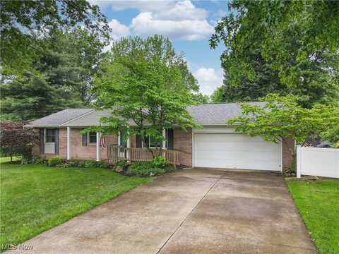 1351 Steese Road, Uniontown, OH 44685