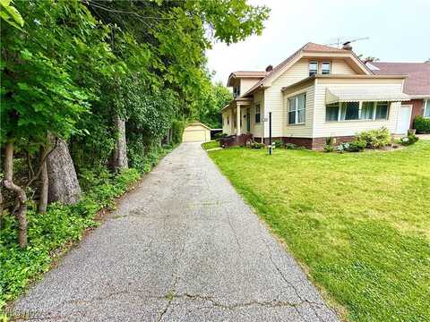 1965 E 221st Street, Euclid, OH 44117