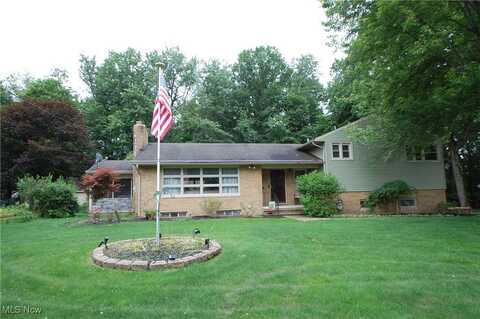 1135 Cherokee Drive, Youngstown, OH 44511