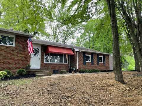 4685 Echoglenn Street NW, North Canton, OH 44720