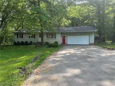 1075 River Road, Lake Milton, OH 44429