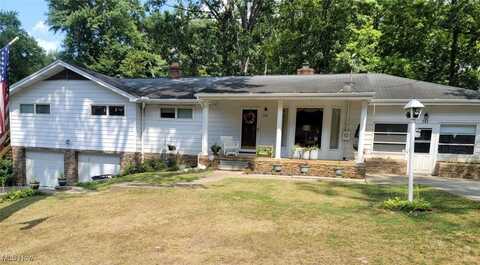 505 Woodside Street SW, Hartville, OH 44632