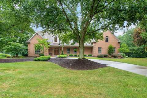 5679 Carters Grove Circle NW, Massillon, OH 44646