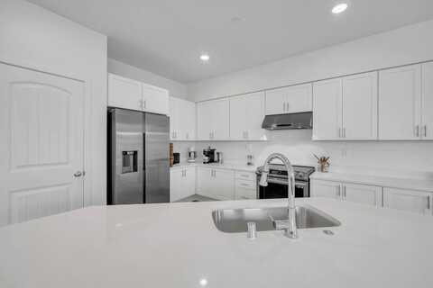 5301 E Commerce Way Unit 30102, Sacramento, CA 95835