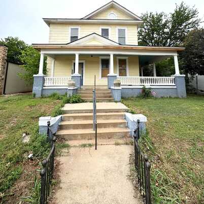 803 SW D Ave, Lawton, OK 73501
