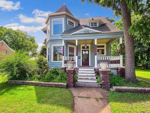 339 State Street, Marinette, WI 54143