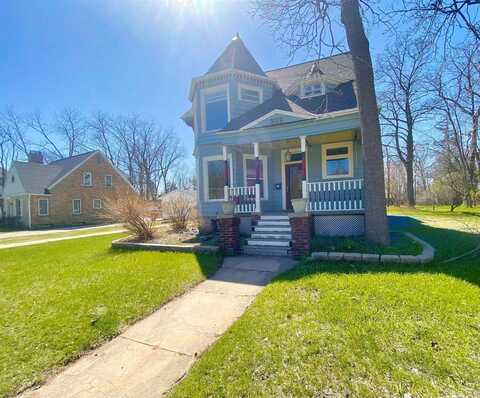 339 State Street, Marinette, WI 54143