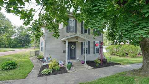 21 East Maple Avenue, New Concord, OH 43762