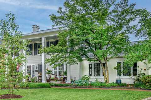 832 4th Ave West, Hendersonville, NC 28739