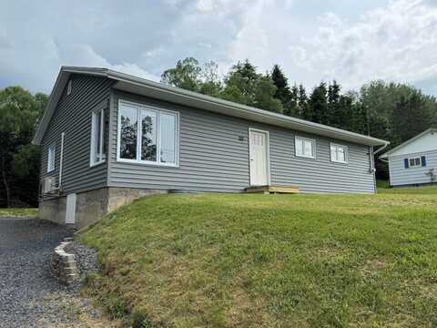 33 US Route 1, Frenchville, ME 04745