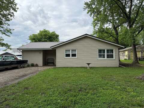 208 E Huffman St, Meriden, KS 66512