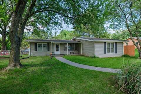 1930 NW 35th ST, Topeka, KS 66618