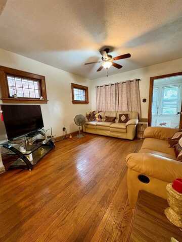 4110 North 7th St, Milwaukee, WI 53209
