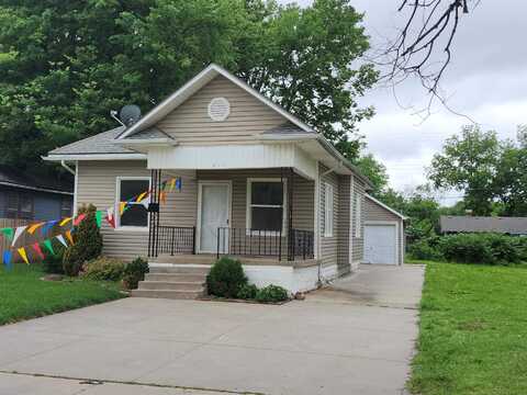 411 North Grove Dr, Wichita, KS 67214