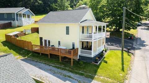 120 W Gay St, Staunton, VA 24401