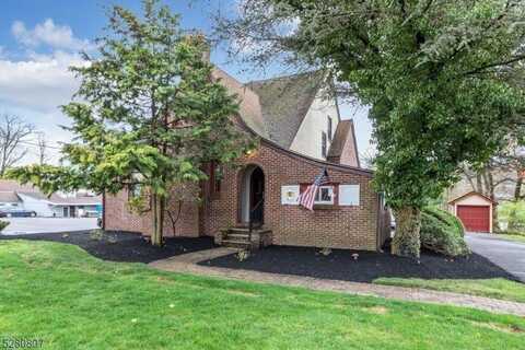 153 Stirling Rd, Watchung, NJ 07059