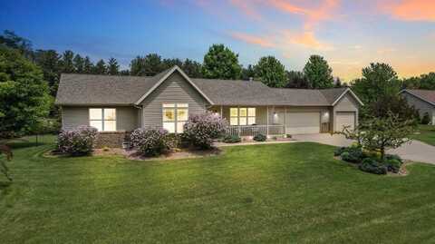 5640 Hunter Oaks Drive, Stevens Point, WI 54482