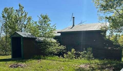 20 Monument Road, Abbot, ME 04406